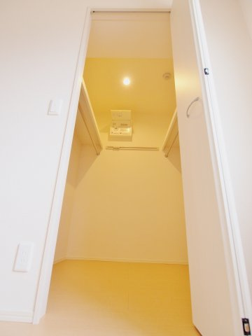 安芸郡府中町城ケ丘のアパートの収納