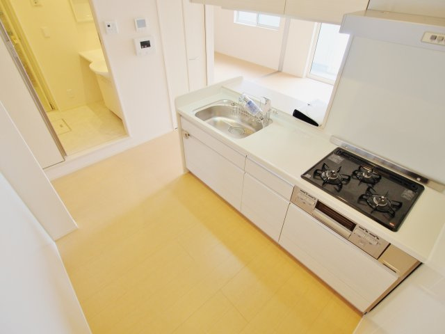 安芸郡府中町城ケ丘のアパートのキッチン