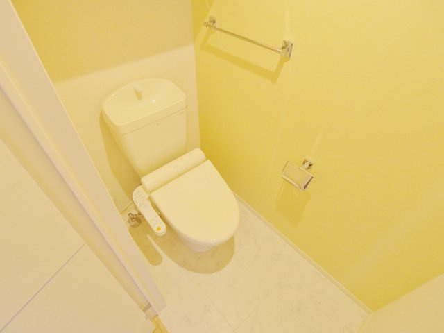 安芸郡府中町城ケ丘のアパートのトイレ