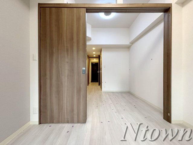 【居間・リビング】 | プレサンスジェネ新栄町駅前葵 | こちらの居間で趣味の時間をお楽しみください
