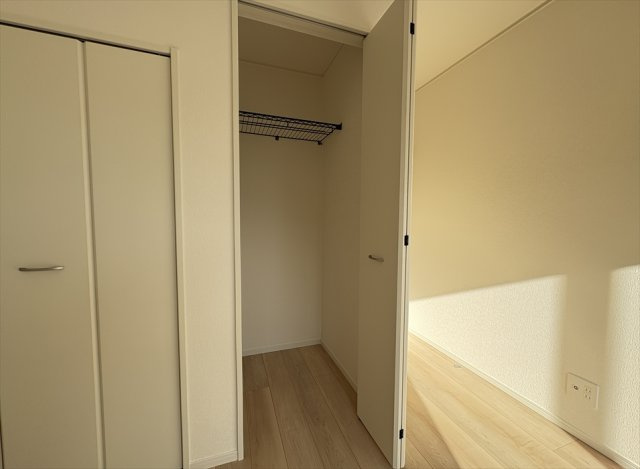 【収納】 | 新座市馬場3丁目　新築一戸建住宅　全2棟　(志木本店) | 使い勝手の良いダブルクローゼット