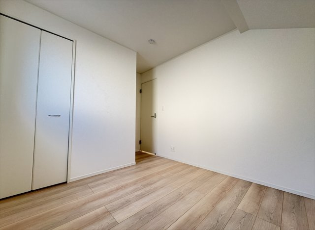 【洋室】 | 新座市馬場3丁目　新築一戸建住宅　全2棟　(志木本店) | 洋室5帖