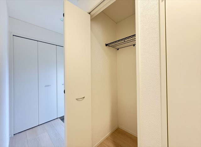 【収納】 | 新座市馬場3丁目　新築一戸建住宅　全2棟　(志木本店) | 1階ホール収納