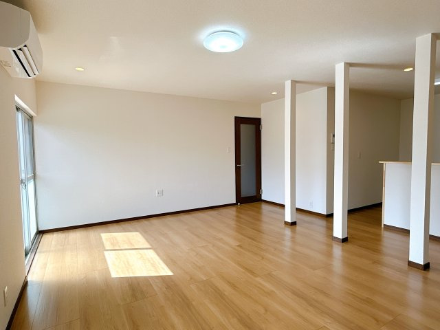 都城市志比田町の中古一戸建の居間・リビング