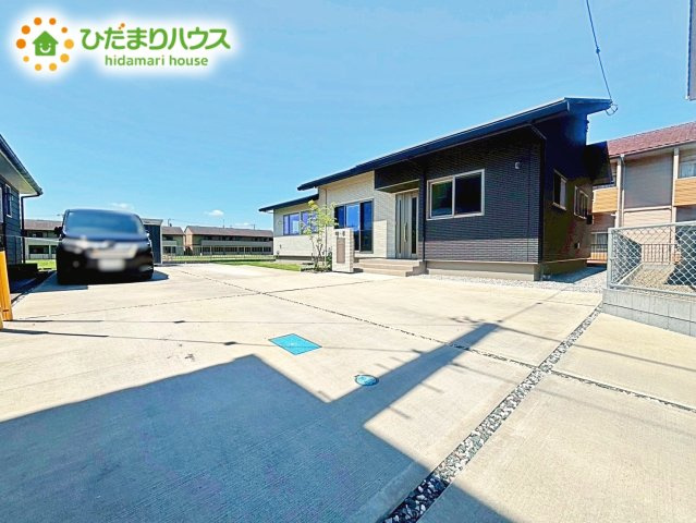 【駐車場】 | ひたちなか市田彦　中古戸建 | 4台以上駐車できるゆとりのカースペース完備