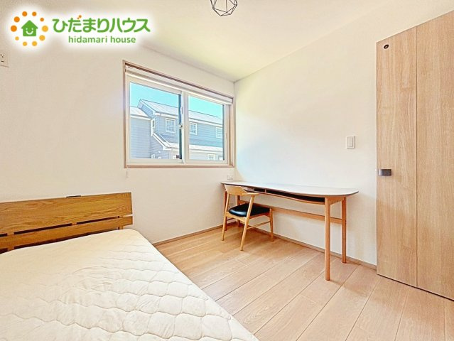【洋室】 | ひたちなか市田彦　中古戸建 | 明るい色の床なので、どんな家具でもマッチします☆彡