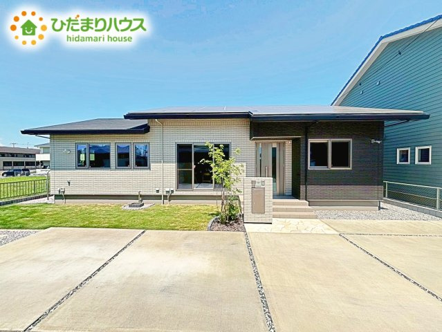 【外観】 | ひたちなか市田彦　中古戸建 | 太陽光パネル付きのオール電化住宅です！