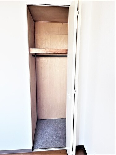 ライオンズマンション舟入中町の収納|納戸（約5.1畳）の収納　※2023年10月撮影