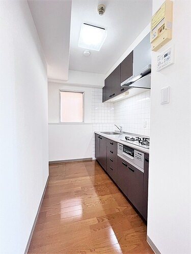 ライオンズマンション舟入中町のキッチン|窓のある明るいキッチン　※2023年10月撮影