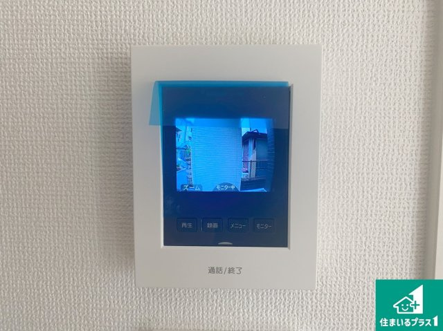 長岡京市今里　第3期　新築一戸建ての防犯設備|カラーモニターインターホン！声だけでなく来訪者の姿や顔がモニターで確認できるので、小さなお子様がいらっしゃるご家庭でも安心できます！