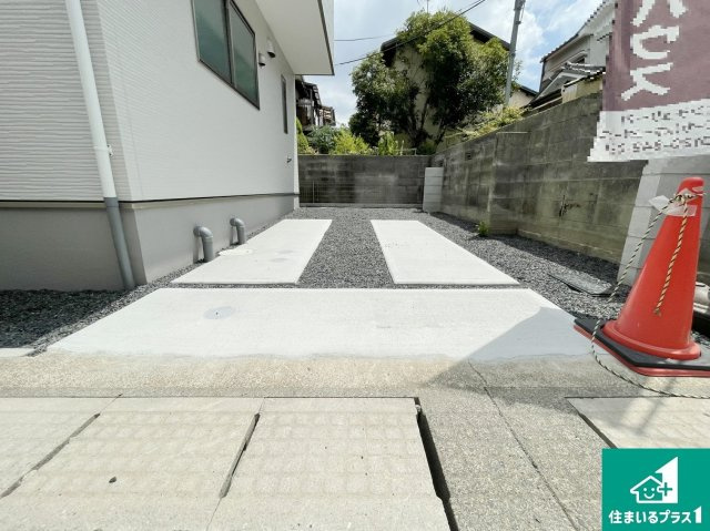 長岡京市今里　第3期　新築一戸建ての駐車場|駐車スペース！散水栓があるので、こまめに愛車を洗えます！