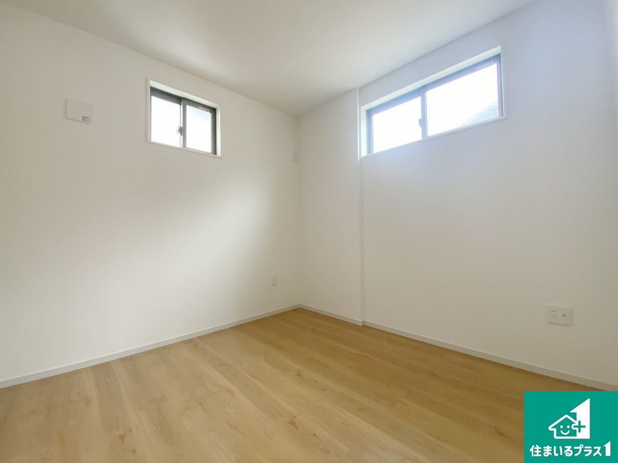 長岡京市今里　第3期　新築一戸建ての洋室|シンプルな洋室は、自分好みのインテリアが楽しめます♪ご家族とインテリアや家具を選びに行くのは新築購入時の醍醐味の一つです。ぜひお楽しみください♪