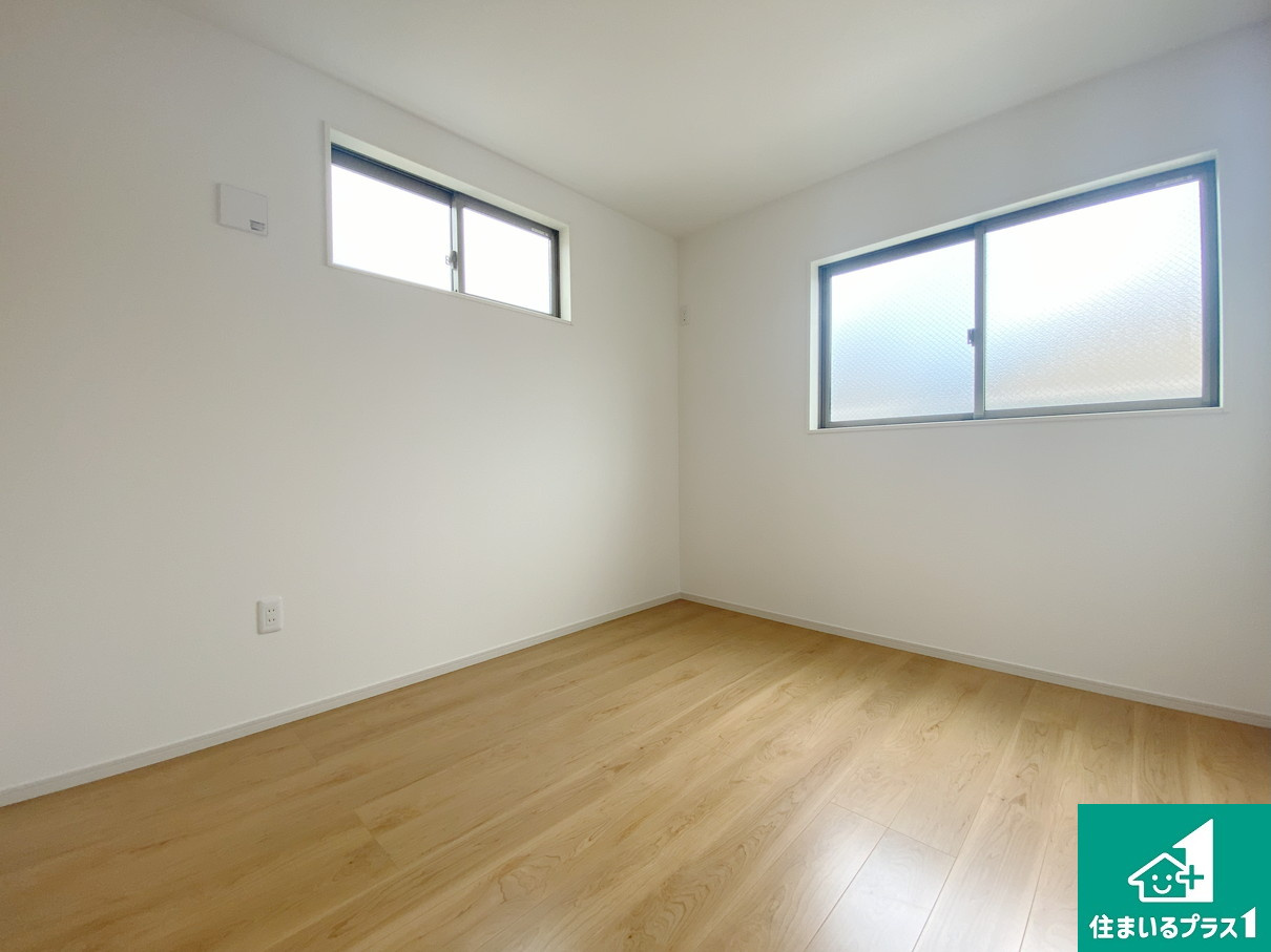 長岡京市今里　第3期　新築一戸建ての洋室|シンプルな洋室は、自分好みのインテリアが楽しめます♪ご家族とインテリアや家具を選びに行くのは新築購入時の醍醐味の一つです。ぜひお楽しみください♪