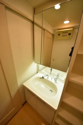 【独立洗面台】 | ワコーレ三宮ランドマークシティ