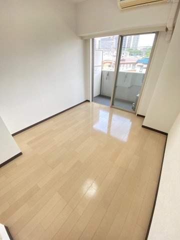 レアレジデンス稲毛の洋室|※反転・角部屋タイプ