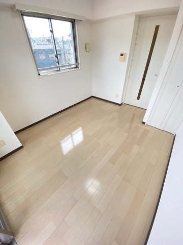 レアレジデンス稲毛の洋室|※反転・角部屋タイプ