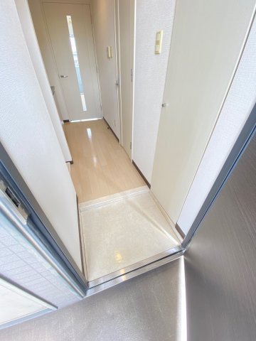 レアレジデンス稲毛の玄関|※反転タイプ