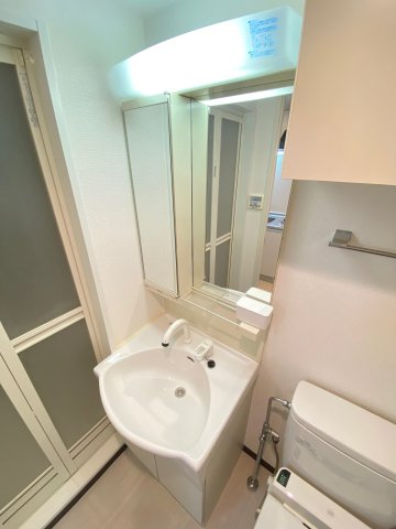 レアレジデンス稲毛の独立洗面台