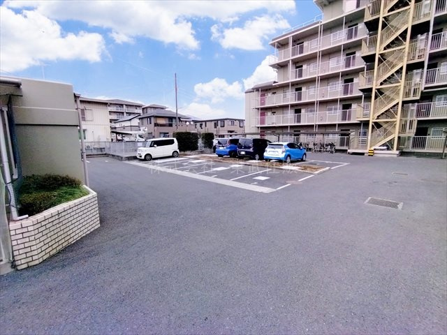 【駐車場】 | パークヒルズ若葉スカイハイツ | 敷地内駐車場（空き状況要確認）