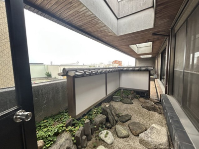 【庭】 | ユトリロつつじが丘3