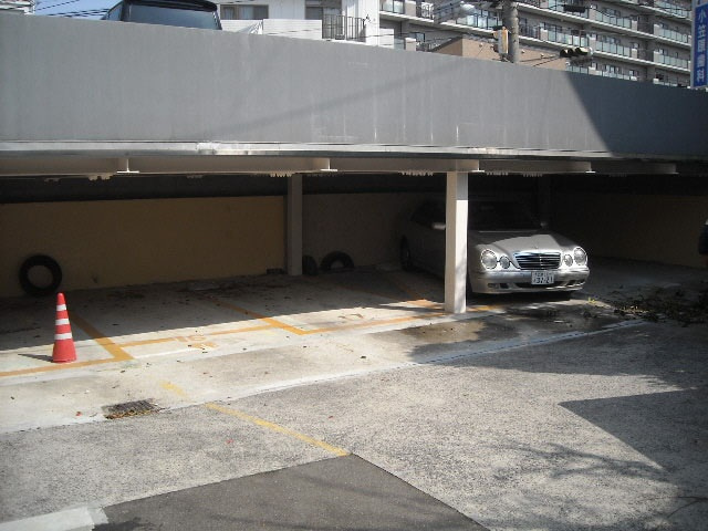 セフィラ田村の駐車場|駐車場があるので、車を買う予定の方も安心です