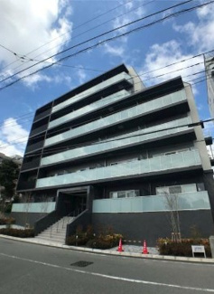 【外観】 | 鉄筋コンクリート造のがっちりとした建物。