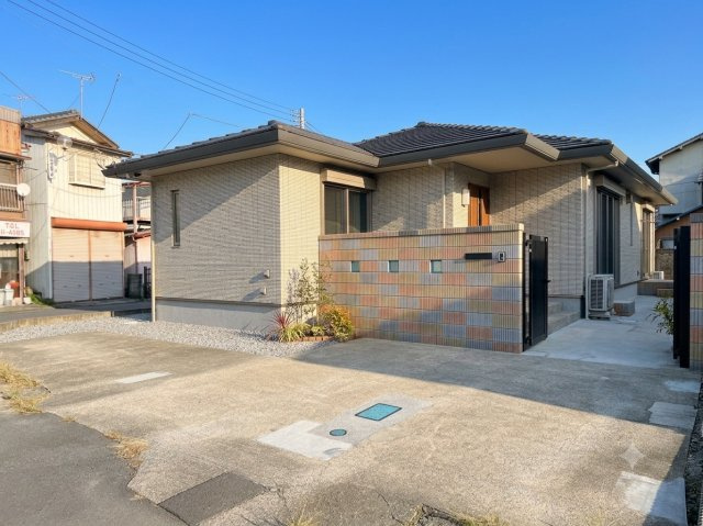 羽生市中央5丁目の前面道路含む現地写真