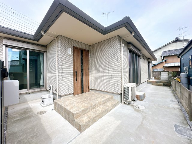 羽生市中央5丁目の外観|■パナホーム施工
■軽量鉄骨造平屋建て
■平成30年築
■建物コンディション良好