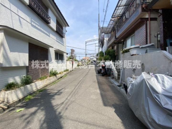 五条町中古戸建の前面道路含む現地写真|前面道路含む現地写真です