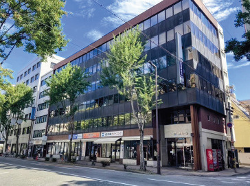 第一西部ビルの外観