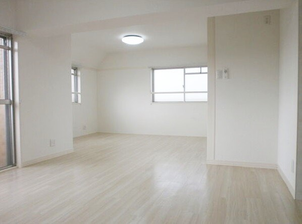 ロジィングス藤井の居間・リビング