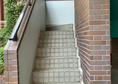 【防犯設備】 | フェリッシュ相模原 | 室内の防犯設備もチェックしましょう！モニター付きインターホンが設置されているか、防犯シャッターが設備されているか、ベランダに人が上がってきにくい高さかなどチェックしておくと入居後も安心できるでしょう。