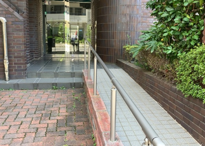 【内装】 | フェリッシュ相模原 | 共有部分は、住民なら誰もが使える設備のこと。例えば駐車場やエレベーター、インターネット設備、セキュリティ設備などがあります。他にも、マンションの廊下・外部階段やエントランス・ゴミ置き場などがあります。