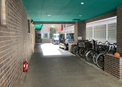 【駐輪場】 | フェリッシュ相模原 | マンションの駐輪場は、事前に空きがあるか確認を取ると安心です。せっかく入居したのに駐輪スペースがない！なんてことになったら大変ですよね。そこで、内見時や購入前にはまず事前に確認しておくと良いでしょう。