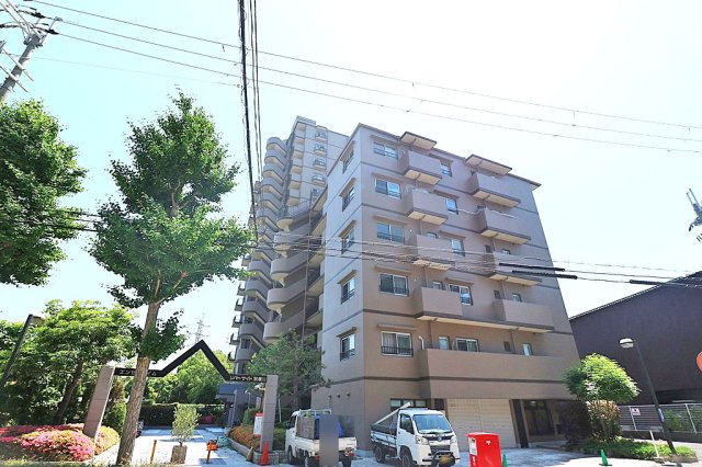 エンゼルハイムリバーサイド武庫川の外観|阪急「伊丹」駅バス12分「西野変電所前」停歩8分×2025年5月室内リフォーム済で大変綺麗なお部屋です◎角部屋で採光、通風共に良好！皆様からのご連絡を心よりお待ちしております。