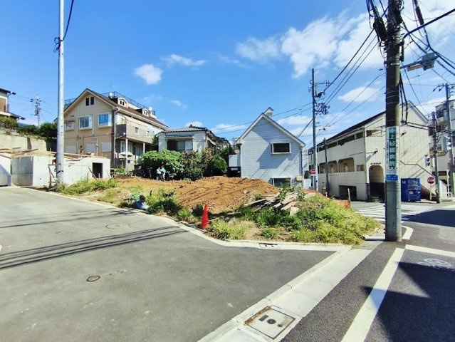 板橋区中台1丁目 全3区画 A区画の外観|再開発の進む「上板橋」駅徒歩7分♪♪
南向きの道路に面し陽当り良好！！
建築条件付き売地　角地を含む全3区画