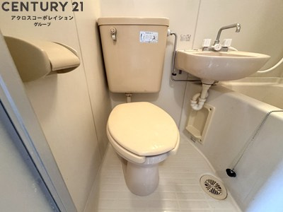 浴室内にトイレがあります☆
