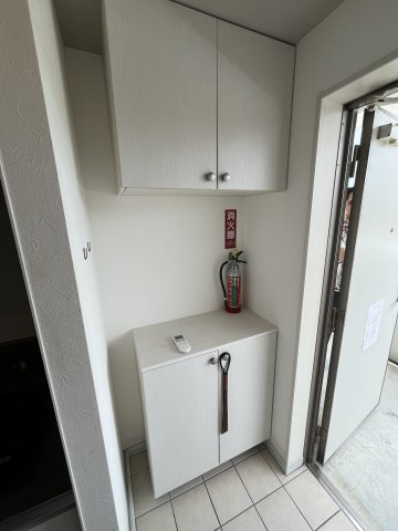 別号室です。現状優先。