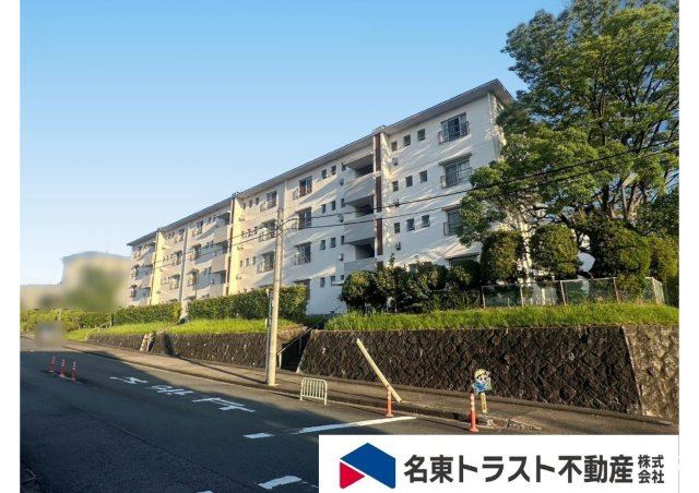 相生山団地51号棟の外観