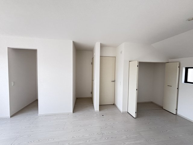 広島市安佐南区安東４丁目の新築一戸建の収納