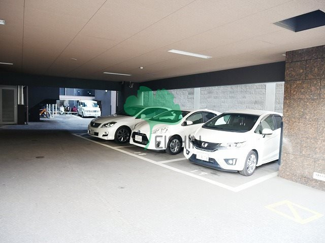 アクタス博多Ｖタワー(アクタス博多ブイタワー)の駐車場