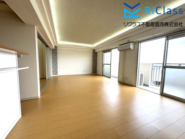 舞子台サニーハイツの居間・リビング|ゆったりとしたリビングです