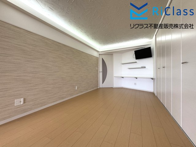 舞子台サニーハイツの寝室|落ち着いた色調の寝室です