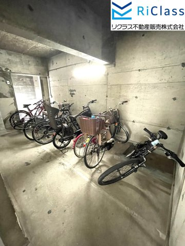 舞子台サニーハイツの駐輪場