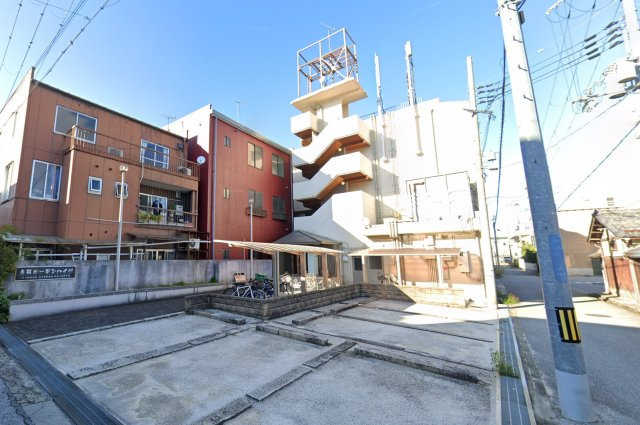 ★当社HP限定物件★　【滋賀県】彦根市1棟売りマンション　「利回り12.01％」の駐車場