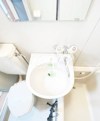 【洗面所】 | フローラル町田 | 洗面台です。