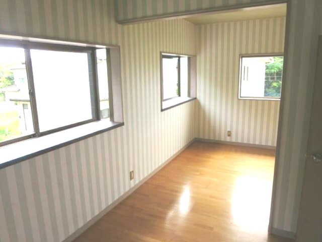 山武郡横芝光町木戸　中古戸建の洋室|内外装リフォーム済み令和7年6月 閑静な分譲地内 キッチン・トイレ・洗面台新品 ４LDK