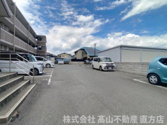 リシェス有田の駐車場