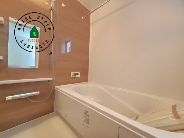 熊本市南区城南町碇第4-1棟（4号棟）の内観：施工例|1日の疲れを癒してくれる広々バスルーム。雨の日のお洗濯にも大活躍な浴室乾燥機付です！