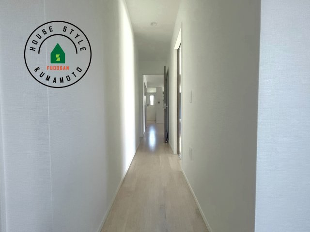熊本市南区城南町碇第4-1棟（4号棟）の内観：施工例|平屋はワンフロアしかないため、部屋と部屋の距離が近くなります。 生活音の緩衝材として廊下を活用するのがおすすめです。